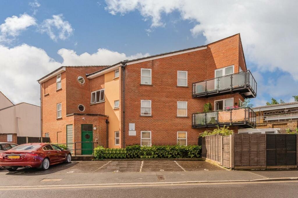 2 bed Apartment for rent in Keston Mark. From Homezone Property Services - Bromley