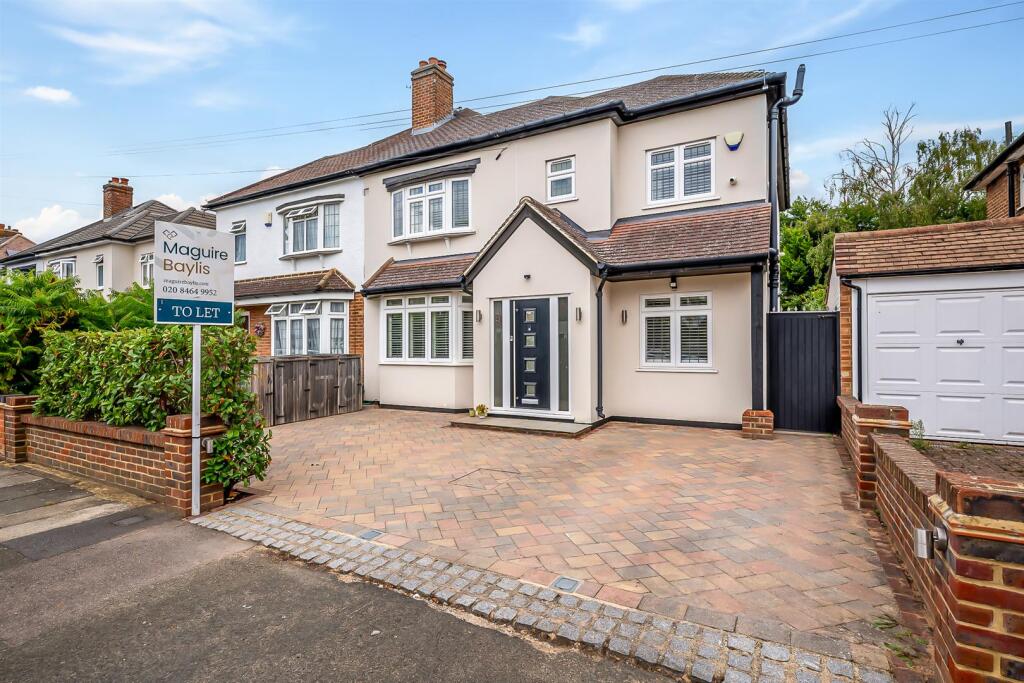 4 bed Semi Detached for rent in Keston Mark. From Homezone Property Services - Bromley 4 bed Semi Detached for rent in Keston Mark. From Homezone Property Services - Bromley