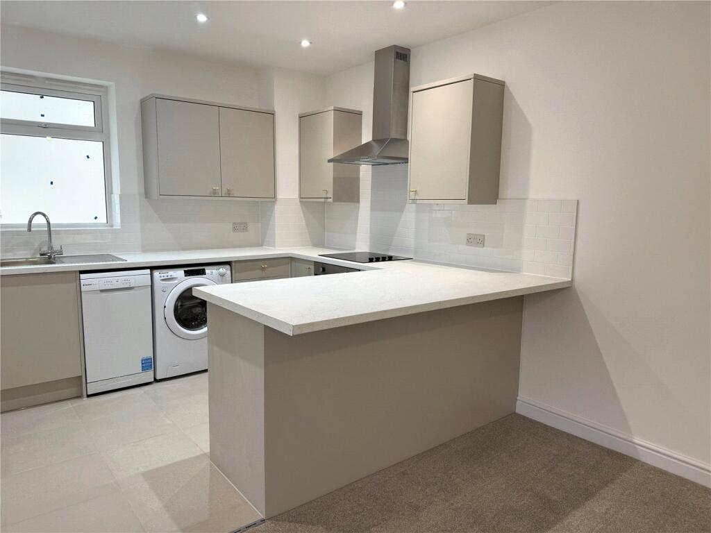 2 bed Apartment for rent in Erith. From Anthony Martin Estate Agents - Barnehurst 2 bed Apartment for rent in Erith. From Anthony Martin Estate Agents - Barnehurst