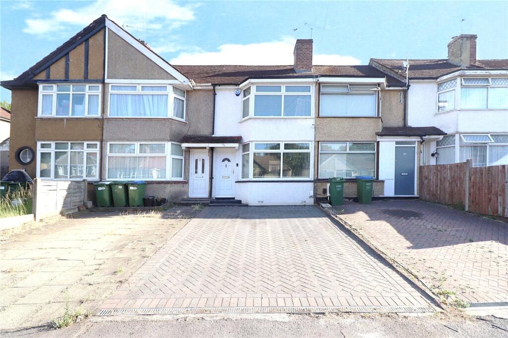 2 bed Mid Terraced House for rent in Crayford. From Anthony Martin Estate Agents - Barnehurst