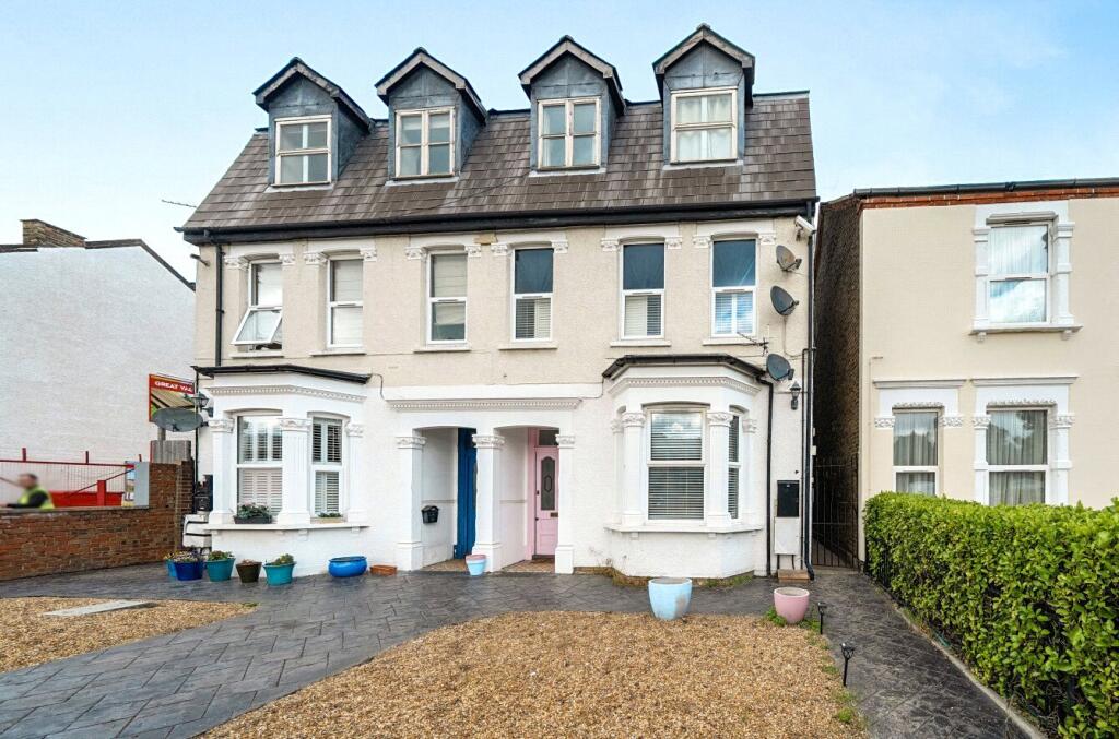 2 bed Apartment for rent in Sidcup. From Anthony Martin Estate Agents - Barnehurst 2 bed Apartment for rent in Sidcup. From Anthony Martin Estate Agents - Barnehurst
