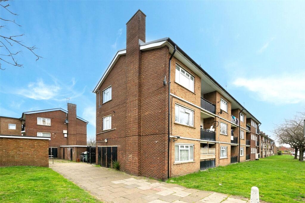 2 bed Apartment for rent in Crayford. From Anthony Martin Estate Agents - Barnehurst 2 bed Apartment for rent in Crayford. From Anthony Martin Estate Agents - Barnehurst