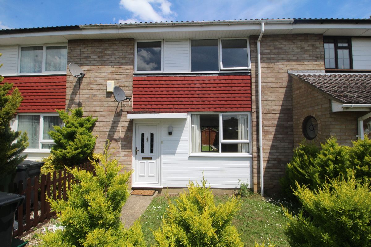 3 bed Mid Terraced House for rent in Witham. From Yaxley Homes