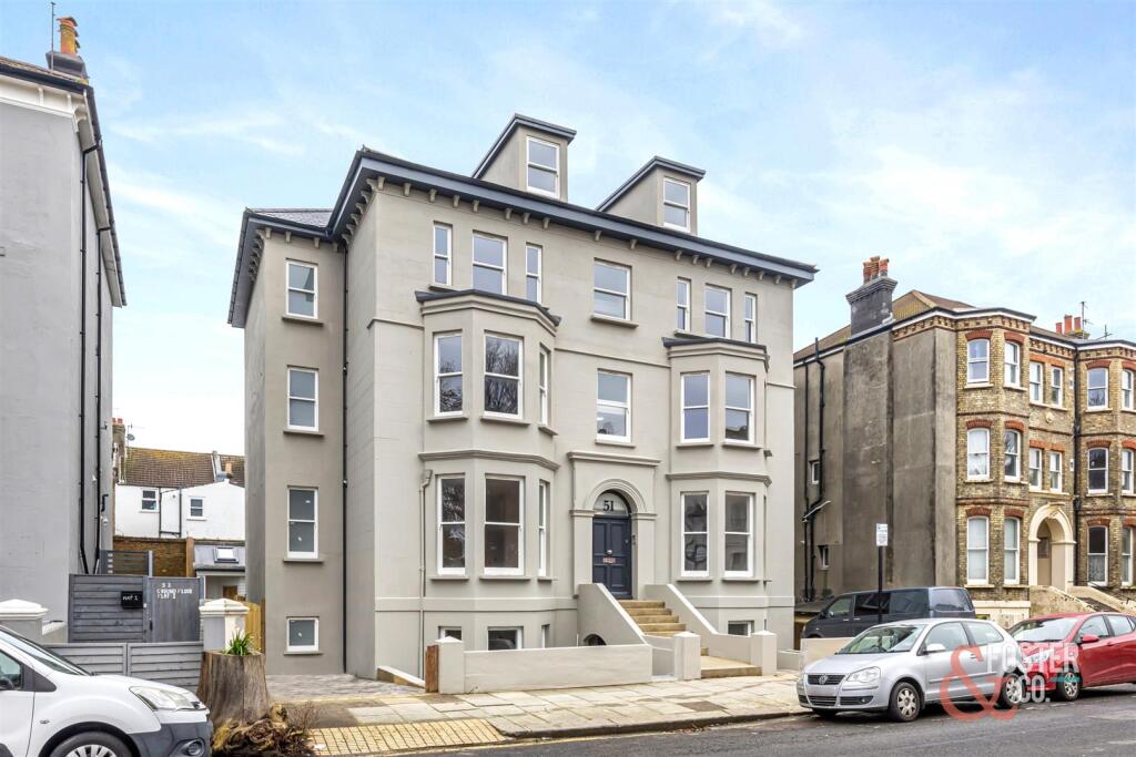 2 bed 1st Floor Flat for rent in Brighton and Hove. From Foster & Co - Hove