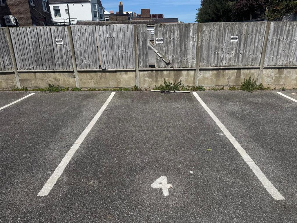 4 bed Car Parking for rent in Portslade-by-Sea. From Foster & Co - Hove 4 bed Car Parking for rent in Portslade-by-Sea. From Foster & Co - Hove