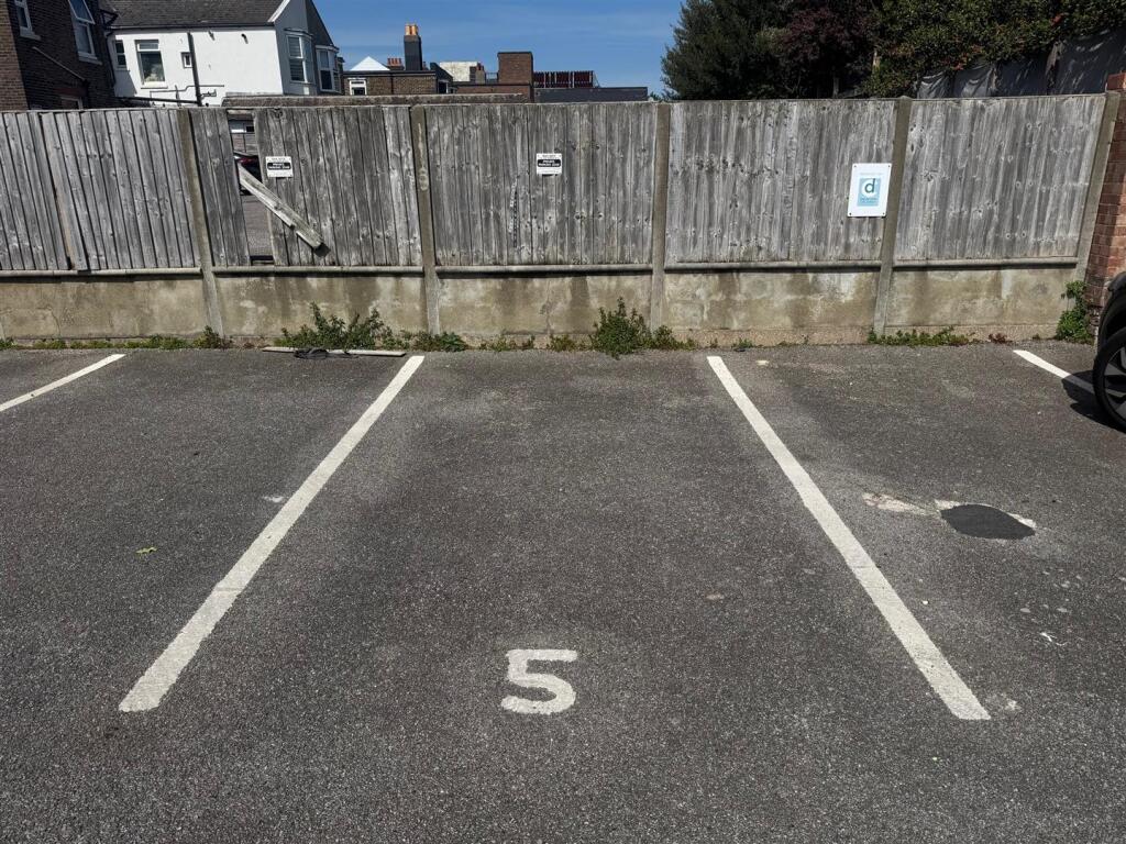 4 bed Car Parking for rent in Portslade-by-Sea. From Foster & Co - Hove 4 bed Car Parking for rent in Portslade-by-Sea. From Foster & Co - Hove