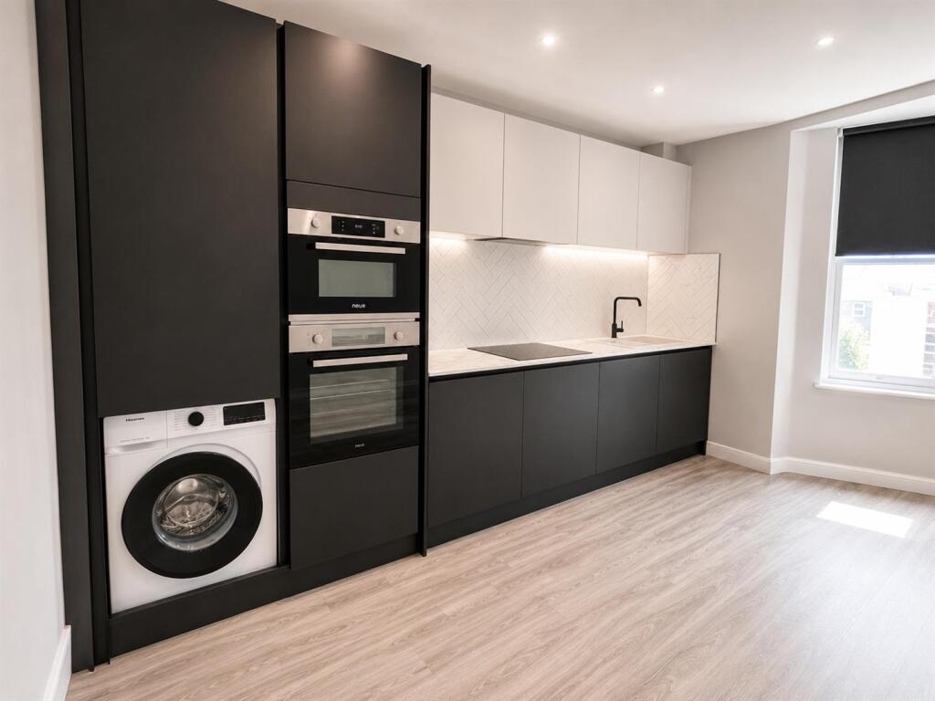1 bed 1st Floor Flat for rent in Brighton and Hove. From Foster & Co - Hove