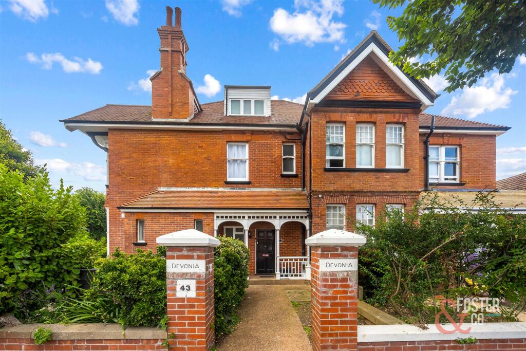 1 bed 1st Floor Flat for rent in Brighton and Hove. From Foster & Co - Hove