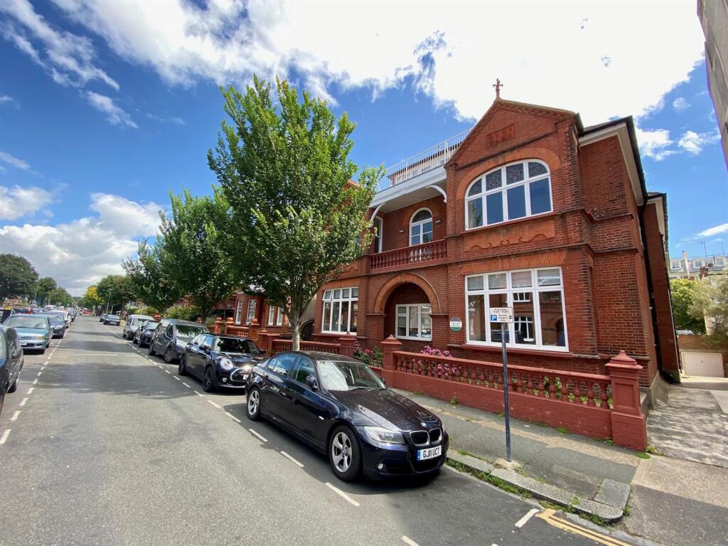 2 bed Apartment for rent in Brighton and Hove. From Foster & Co - Hove 2 bed Apartment for rent in Brighton and Hove. From Foster & Co - Hove