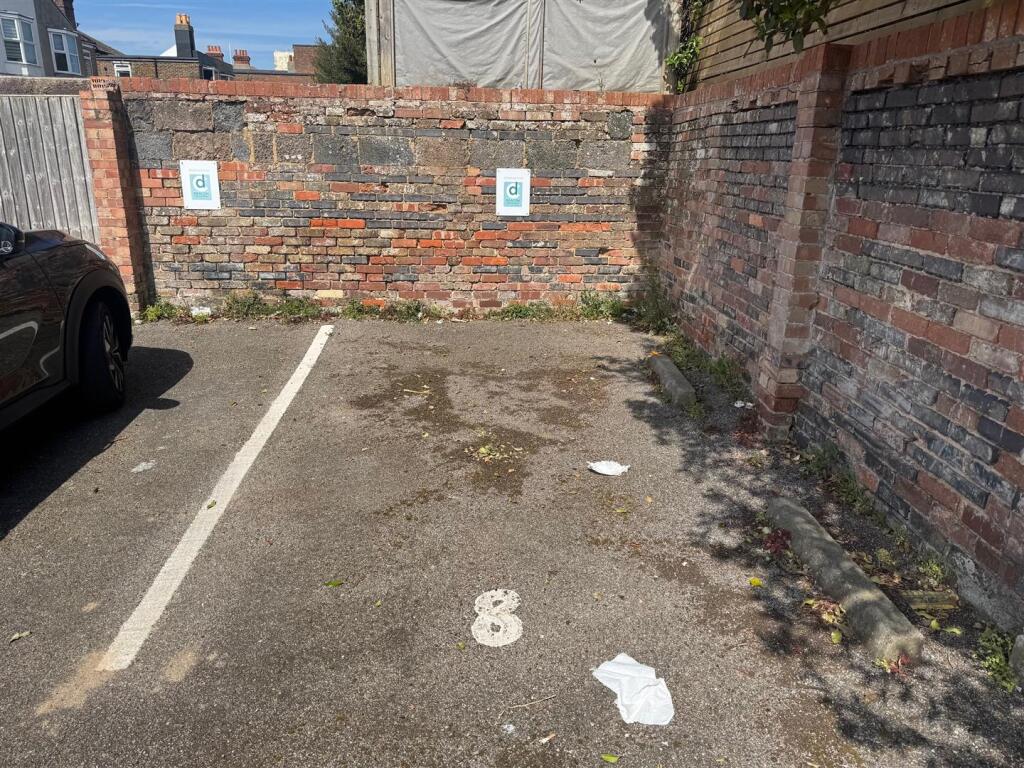 4 bed Car Parking for rent in Portslade-by-Sea. From Foster & Co - Hove 4 bed Car Parking for rent in Portslade-by-Sea. From Foster & Co - Hove