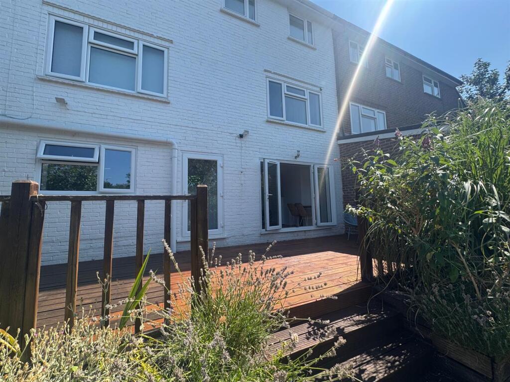 1 bed 1st Floor Flat for rent in Ovingdean. From Foster & Co - Hove 1 bed 1st Floor Flat for rent in Ovingdean. From Foster & Co - Hove