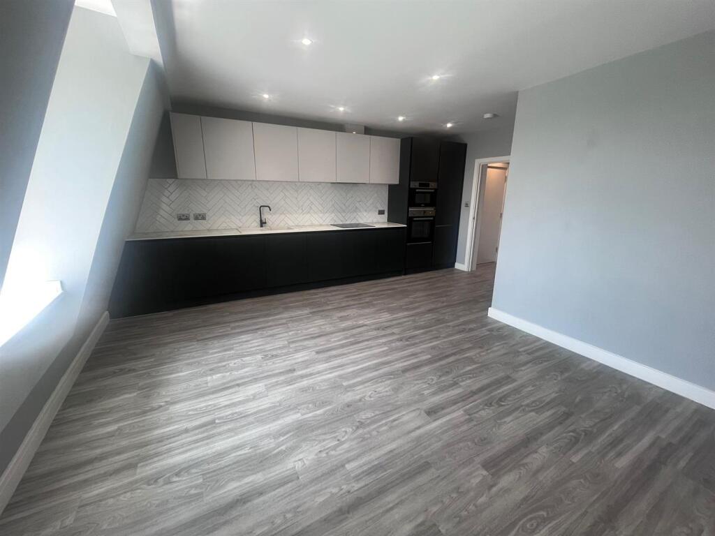 1 bed 1st Floor Flat for rent in Brighton and Hove. From Foster & Co - Hove