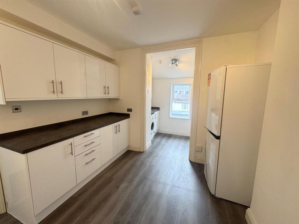 2 bed 1st Floor Flat for rent in Brighton and Hove. From Foster & Co - Hove