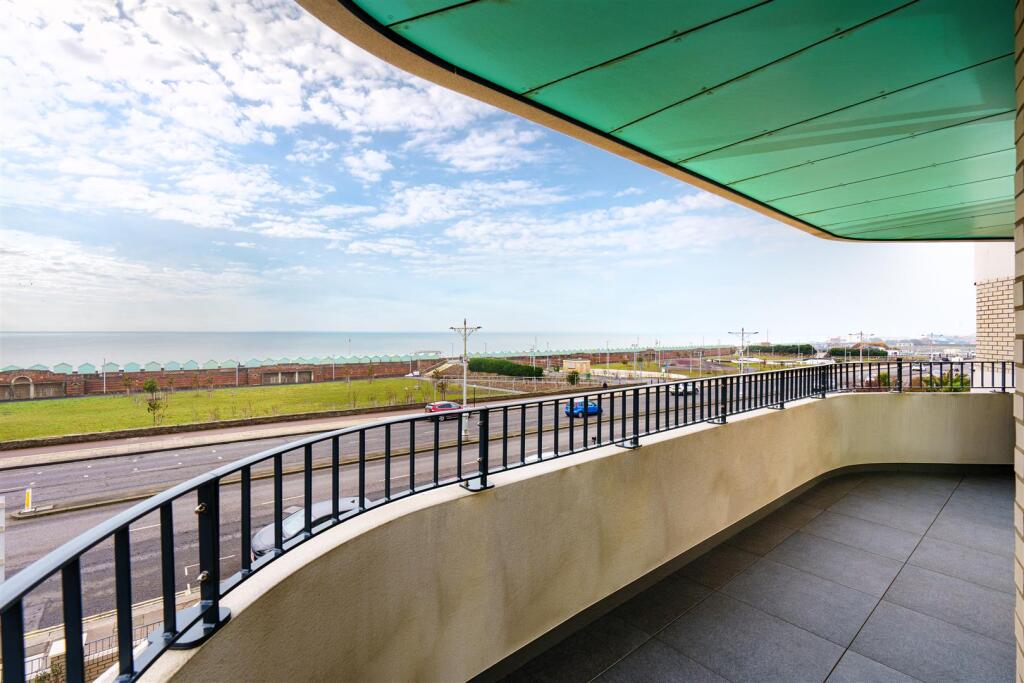 2 bed 1st Floor Flat for rent in Portslade-by-Sea. From Foster & Co - Hove