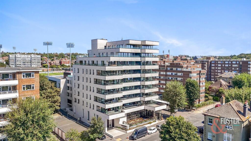 3 bed Apartment for rent in Portslade-by-Sea. From Foster & Co - Hove