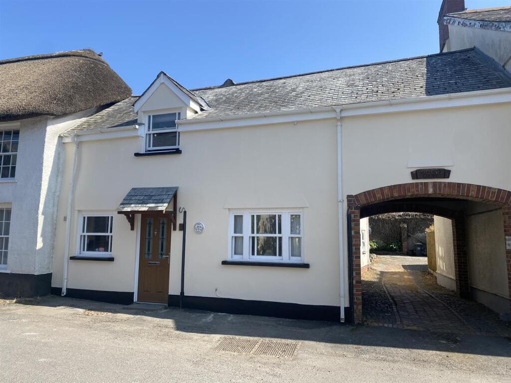 2 bed Mid Terraced House for rent in Chulmleigh. From The Keenor Estate Agent - Chulmleigh