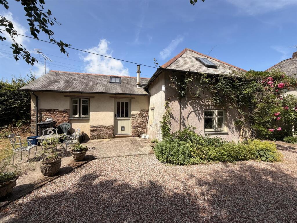 1 bed Barn Conversion for rent in Chawleigh. From The Keenor Estate Agent - Chulmleigh