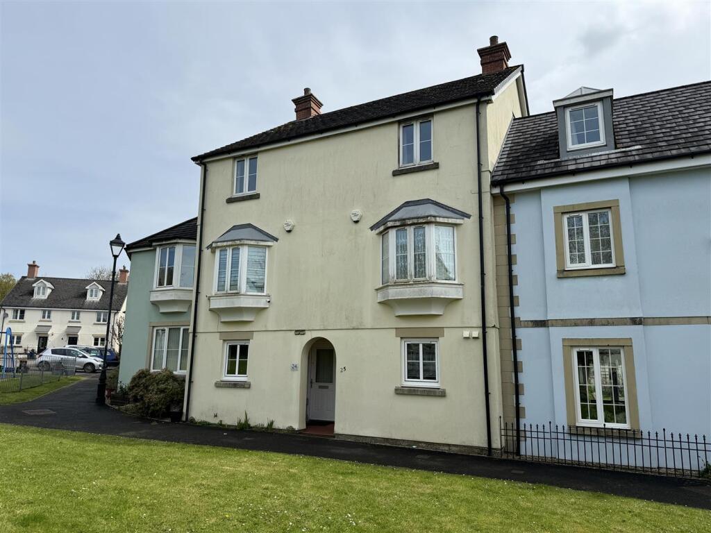 3 bed Town House for rent in Chulmleigh. From The Keenor Estate Agent - Chulmleigh
