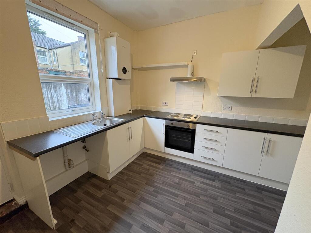 2 bed Mid Terraced House for rent in Darlington. From Venture Properties - Darlington
