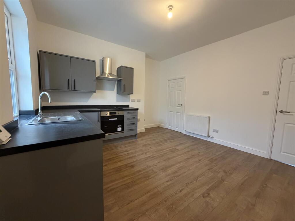 3 bed Mid Terraced House for rent in Darlington. From Venture Properties - Darlington