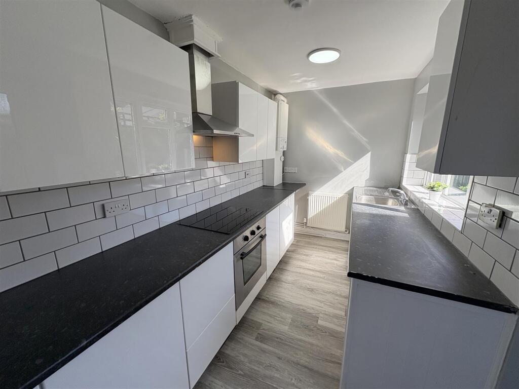 2 bed Mid Terraced House for rent in Darlington. From Venture Properties - Darlington