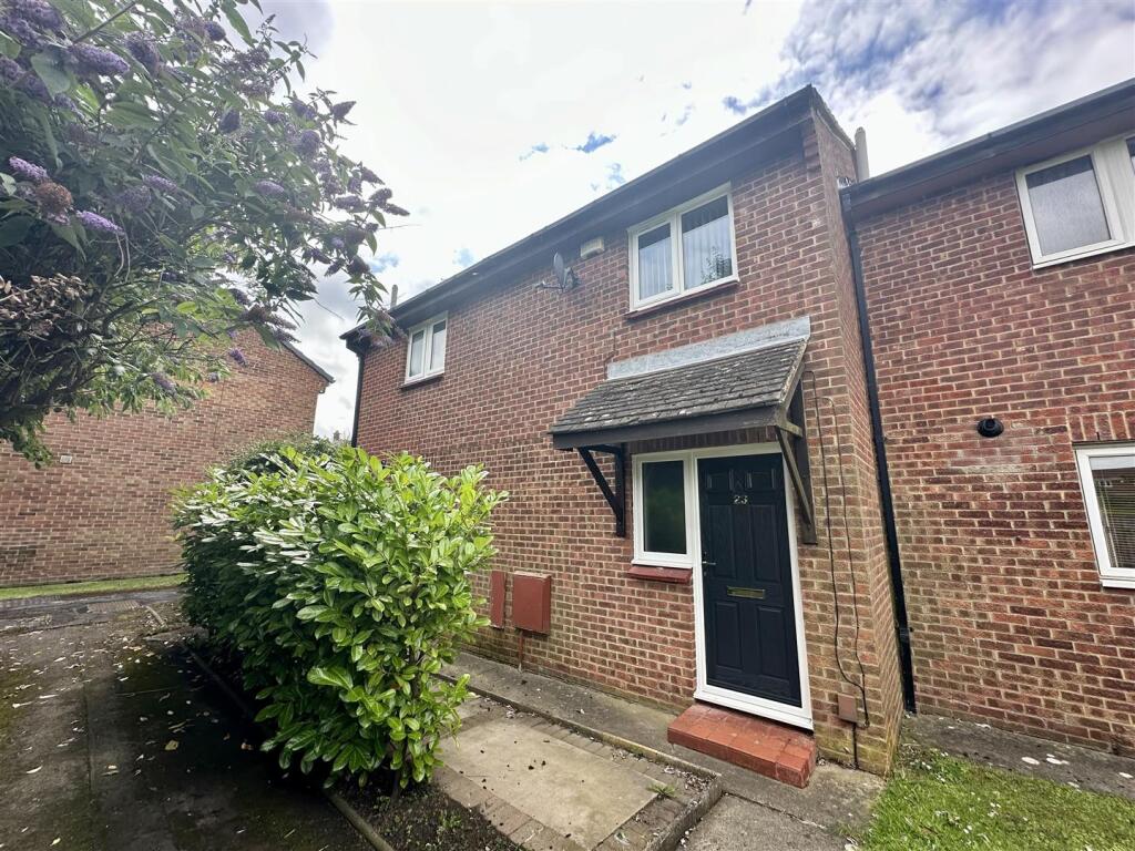 3 bed Mid Terraced House for rent in Darlington. From Venture Properties - Darlington