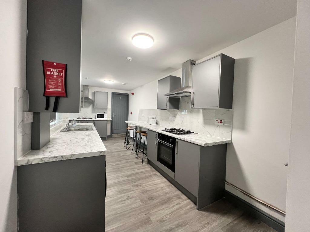 5 bed Mid Terraced House for rent in Stoke-on-Trent. From Nicholas Humphreys - Stoke-On-Trent