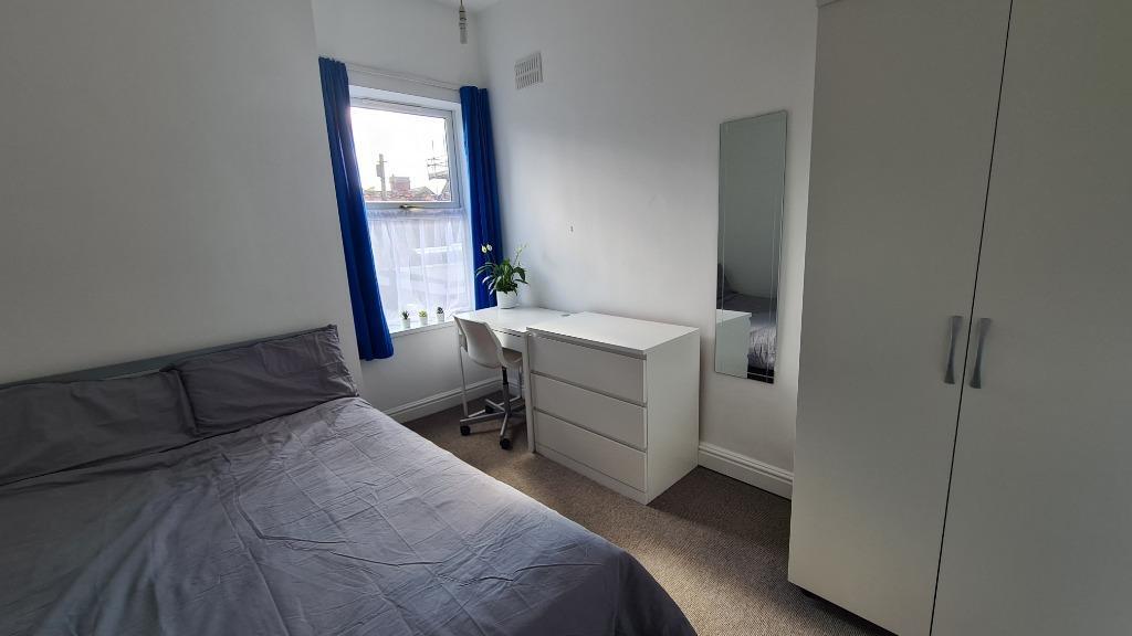 5 bed Mid Terraced House for rent in Stoke-on-Trent. From Nicholas Humphreys - Stoke-On-Trent