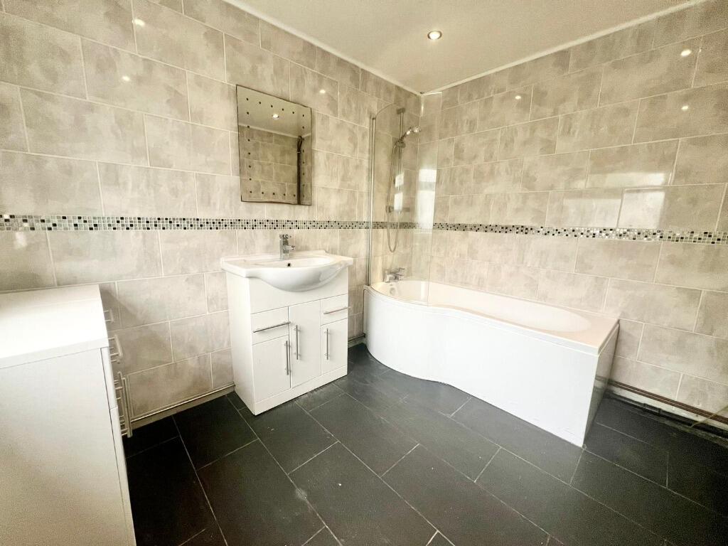 4 bed House Share for rent in Hanchurch. From Nicholas Humphreys - Stoke-On-Trent