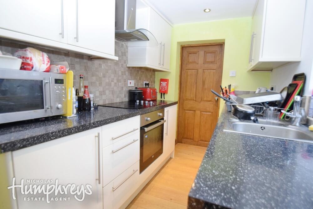 5 bed House Share for rent in Hanchurch. From Nicholas Humphreys - Stoke-On-Trent