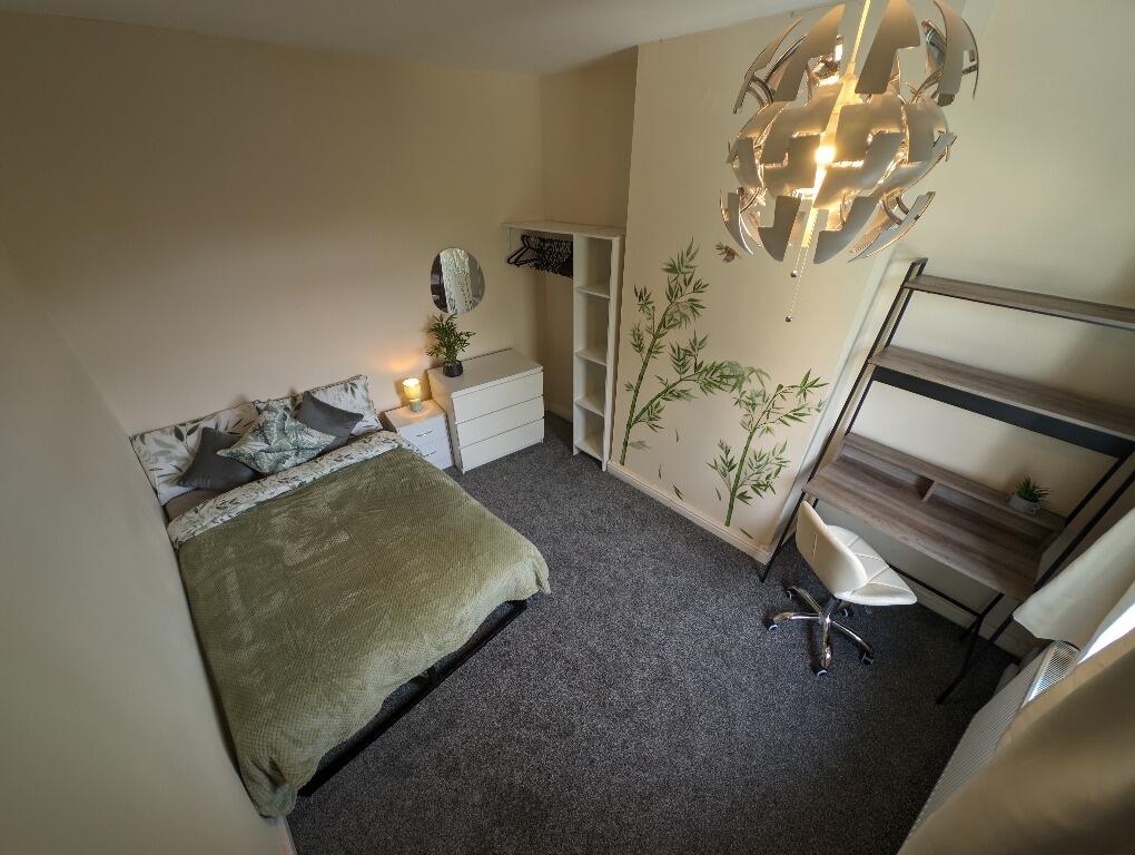 4 bed Mid Terraced House for rent in Newcastle-under-Lyme. From Nicholas Humphreys - Stoke-On-Trent 4 bed Mid Terraced House for rent in Newcastle-under-Lyme. From Nicholas Humphreys - Stoke-On-Trent