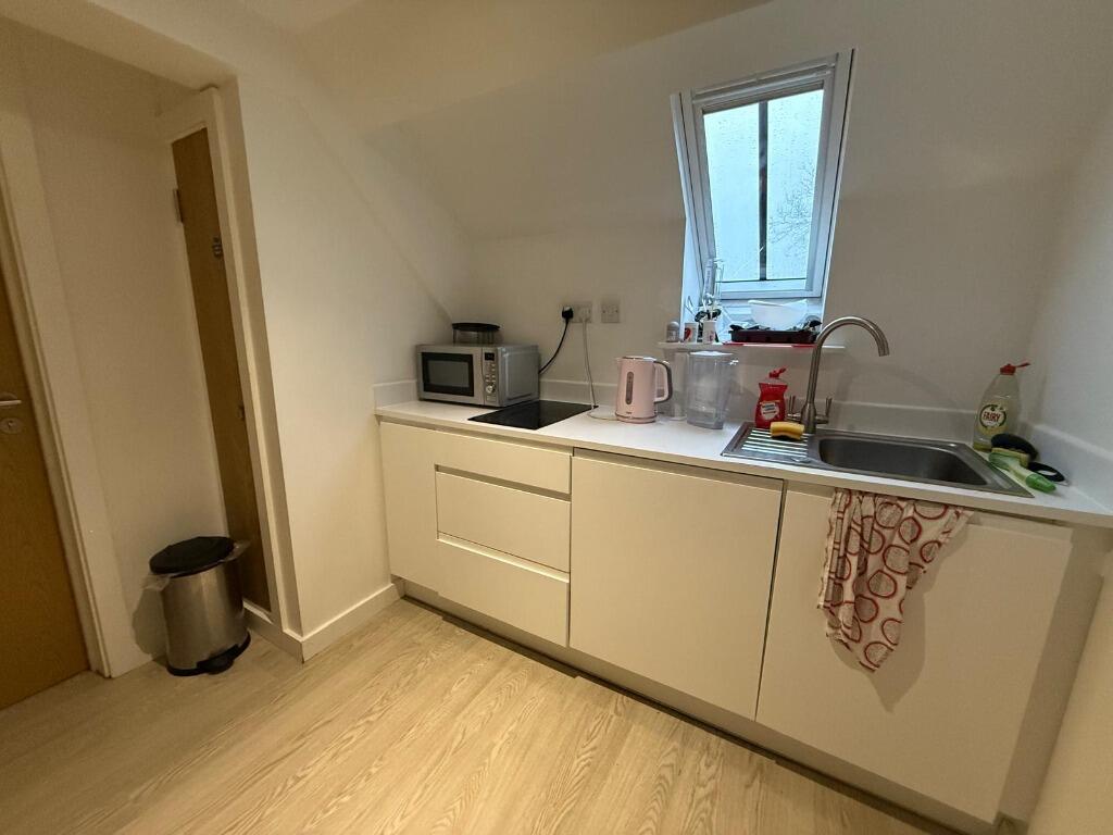 2 bed Apartment for rent in Newcastle-under-Lyme. From Nicholas Humphreys - Stoke-On-Trent