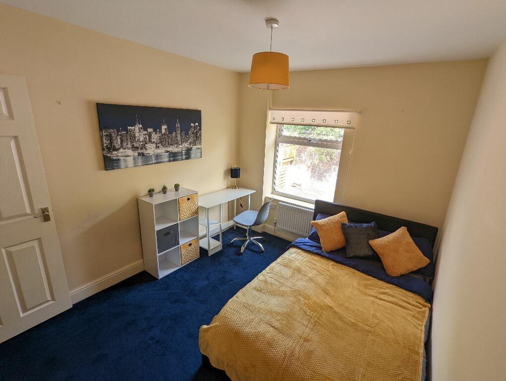 4 bed Mid Terraced House for rent in Keele. From Nicholas Humphreys - Stoke-On-Trent 4 bed Mid Terraced House for rent in Keele. From Nicholas Humphreys - Stoke-On-Trent