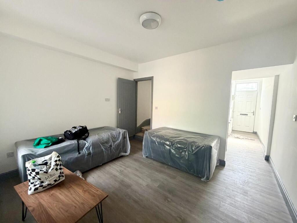 4 bed Mid Terraced House for rent in Newcastle-under-Lyme. From Nicholas Humphreys - Stoke-On-Trent
