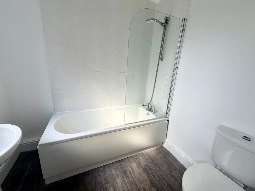 4 bed Mid Terraced House for rent in Keele. From Nicholas Humphreys - Stoke-On-Trent 4 bed Mid Terraced House for rent in Keele. From Nicholas Humphreys - Stoke-On-Trent