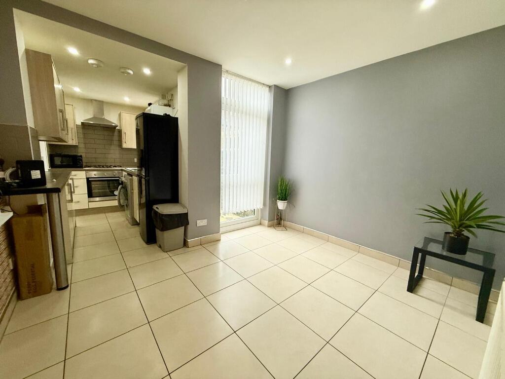 5 bed Mid Terraced House for rent in Hanchurch. From Nicholas Humphreys - Stoke-On-Trent 5 bed Mid Terraced House for rent in Hanchurch. From Nicholas Humphreys - Stoke-On-Trent
