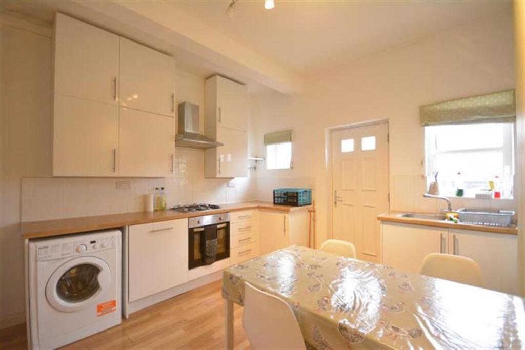 2 bed Mid Terraced House for rent in Nottingham. From Walton & Allen - Nottingham