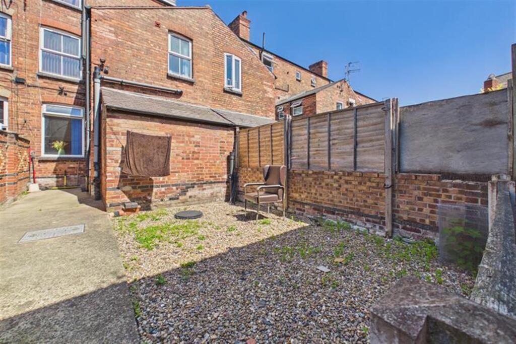 1 bed Mid Terraced House for rent in West Bridgford. From Walton & Allen - Nottingham