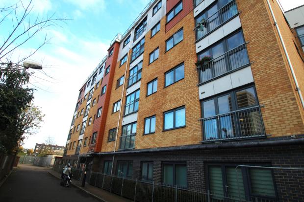 2 bed Apartment for rent in Newham. From Property Link UK