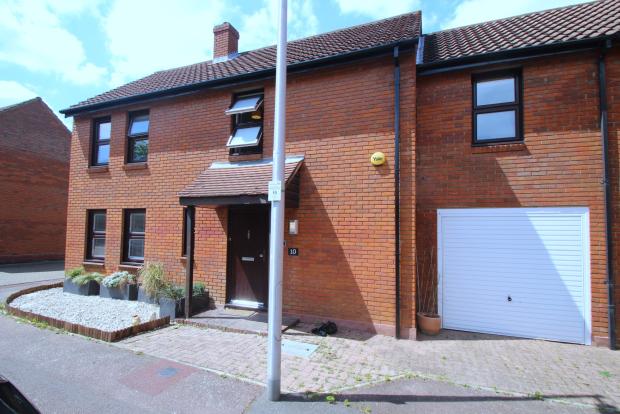 4 bed Semi Detached for rent in Newham. From Property Link UK