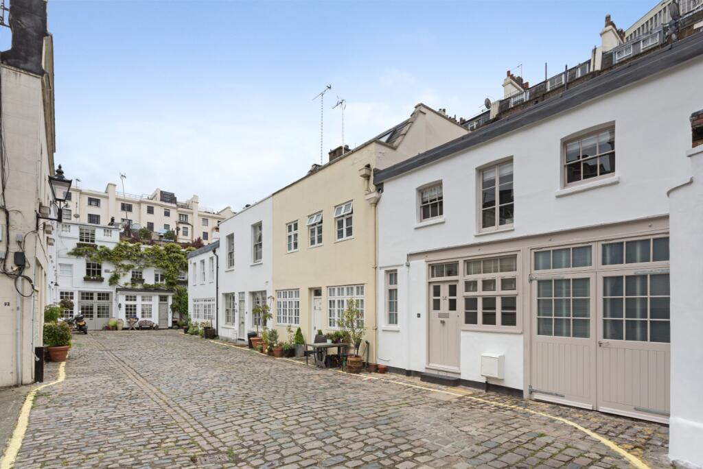 2 bed Mews for rent in Paddington. From Greater London Properties - Bloomsbury