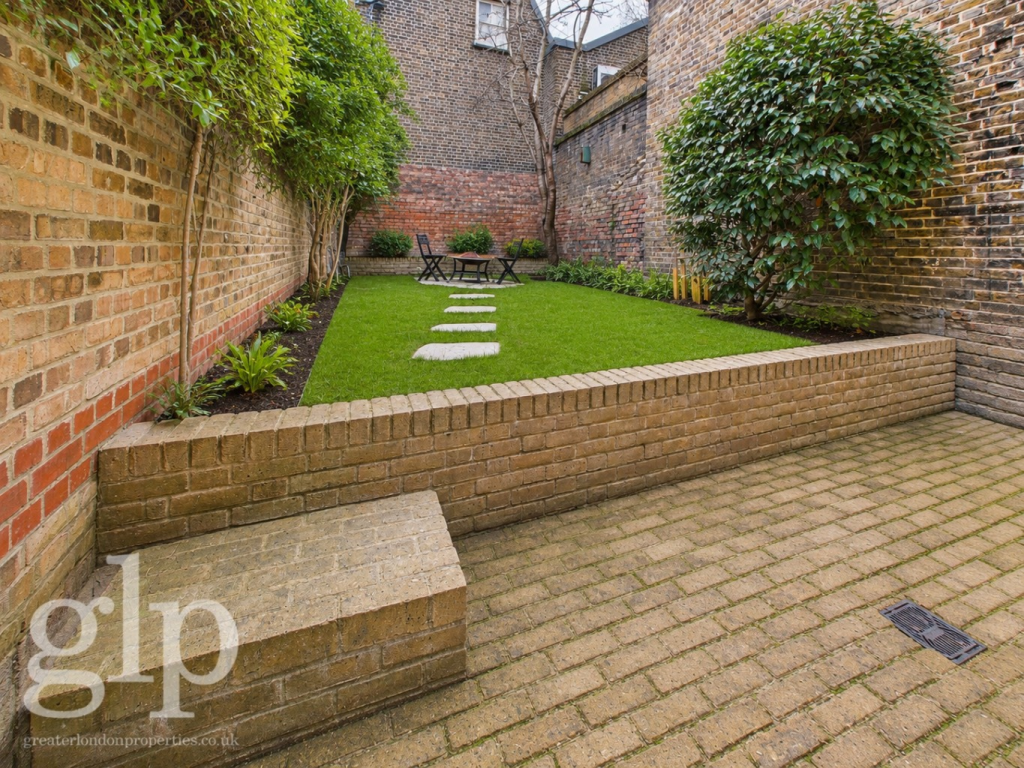 4 bed Mid Terraced House for rent in Camden Town. From Greater London Properties - Bloomsbury