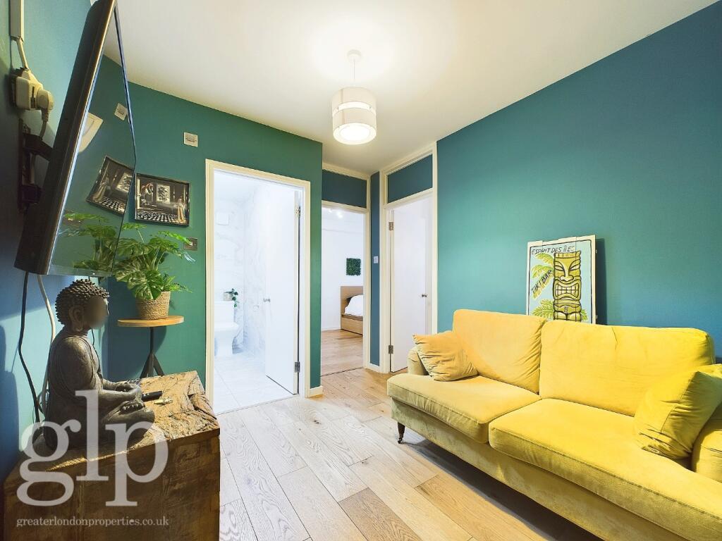 2 bed Apartment for rent in Camden Town. From Greater London Properties - Bloomsbury