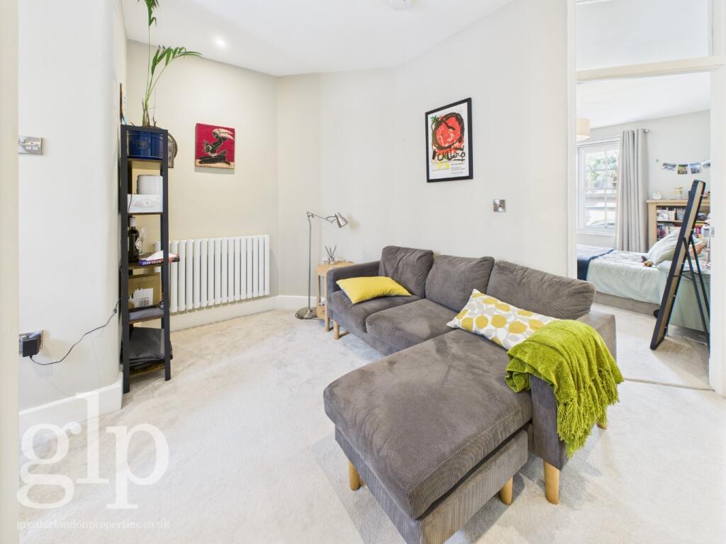 2 bed Apartment for rent in Camden Town. From Greater London Properties - Bloomsbury