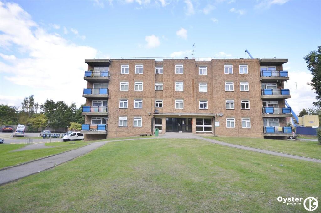 2 bed 1st Floor Flat for rent in Friern Barnet. From Oyster Properties - London 2 bed 1st Floor Flat for rent in Friern Barnet. From Oyster Properties - London