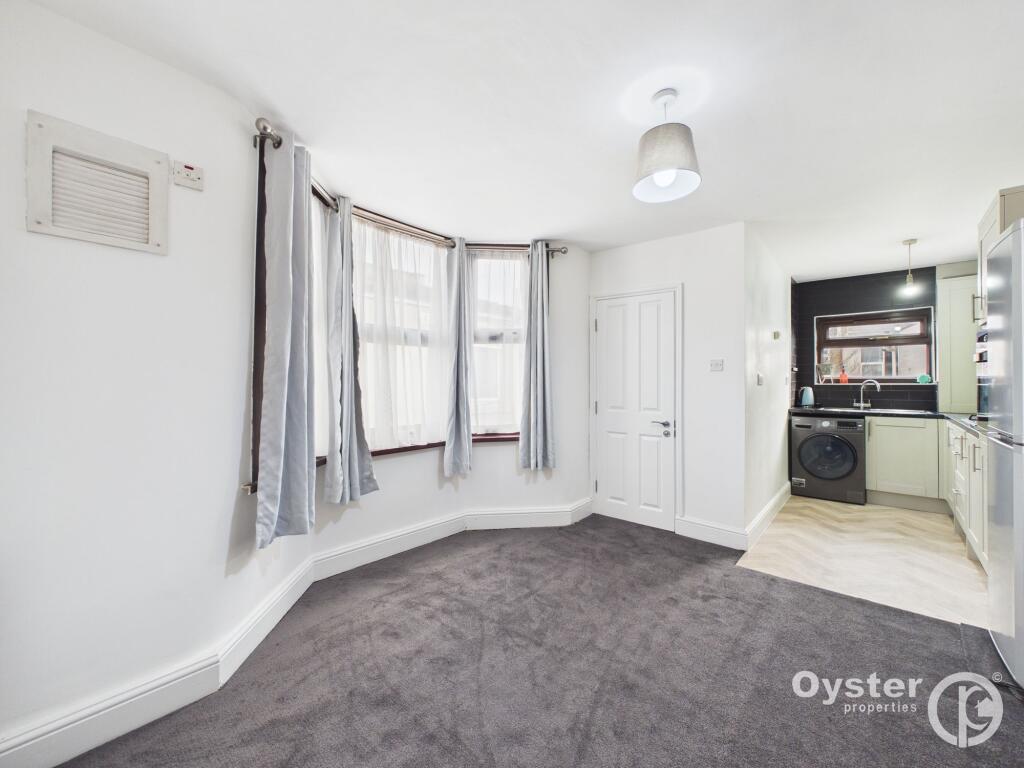 2 bed 1st Floor Flat for rent in London. From Oyster Properties - London