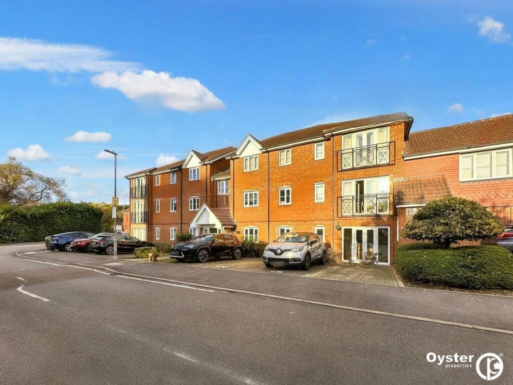 2 bed 1st Floor Flat for rent in Wormley West End. From Oyster Properties - London