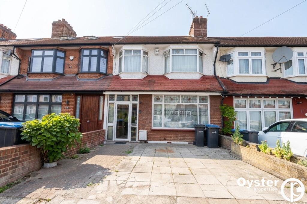 3 bed Mid Terraced House for rent in Southgate. From Oyster Properties - London