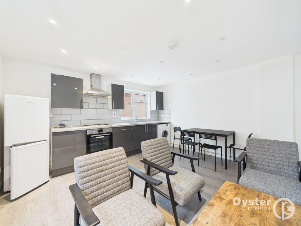 2 bed 1st Floor Flat for rent in London. From Oyster Properties - London