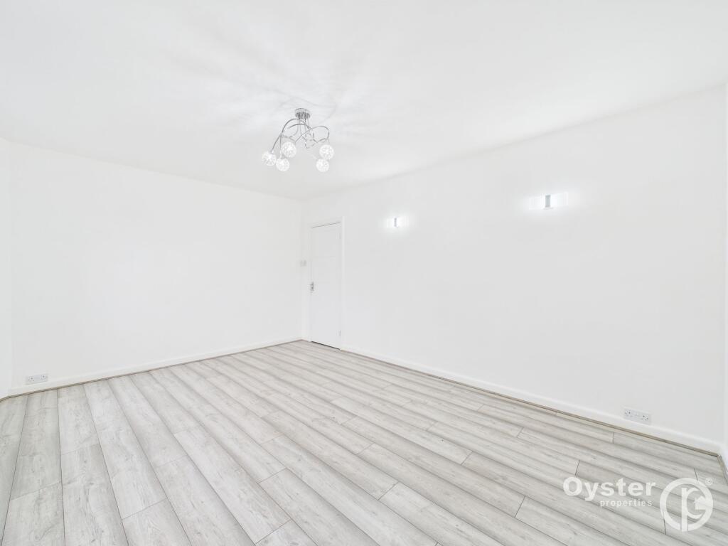 3 bed House (unspecified) for rent in London. From Oyster Properties - London